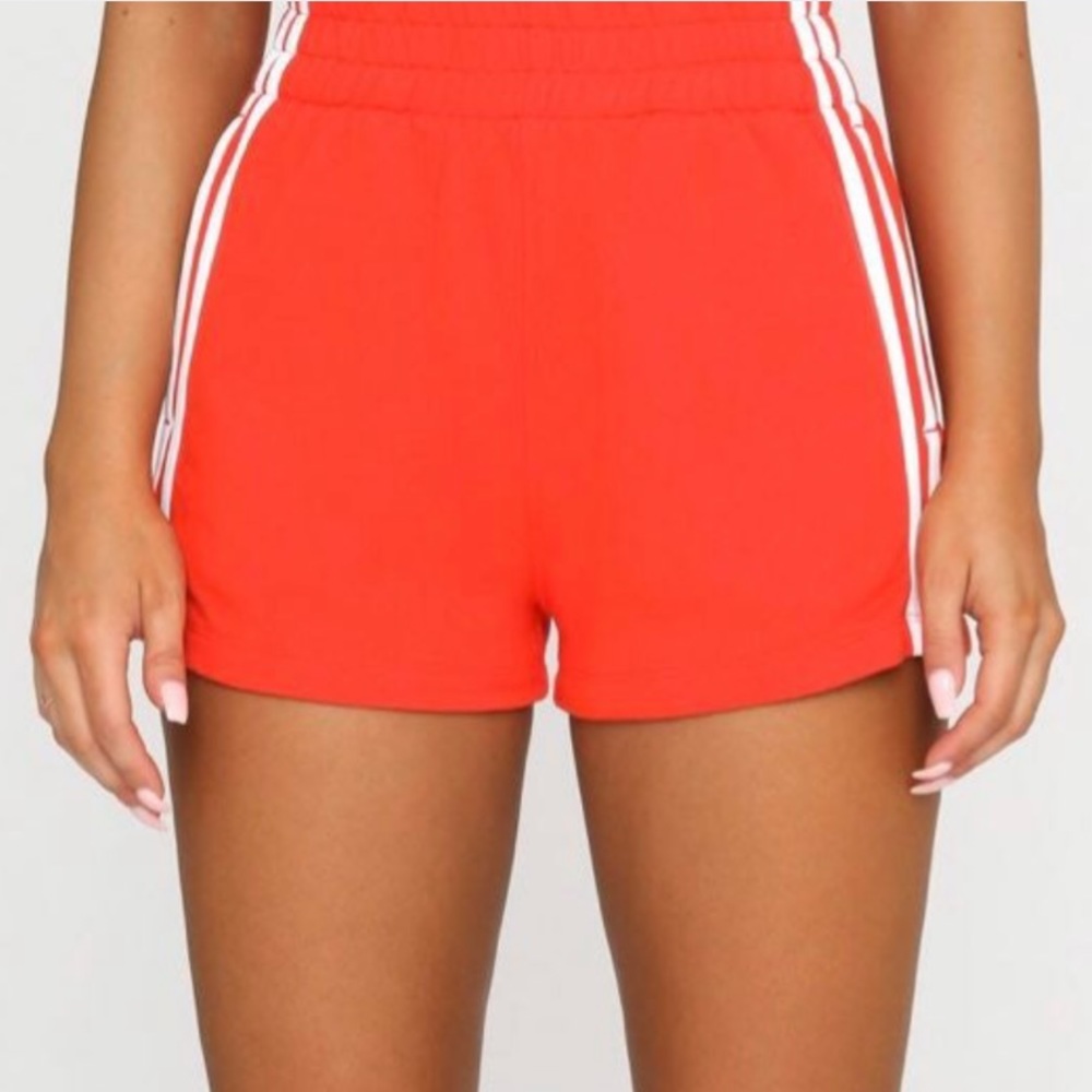 White Fox Switch It Up Shorts Cherry Red - Picture 2 of 6